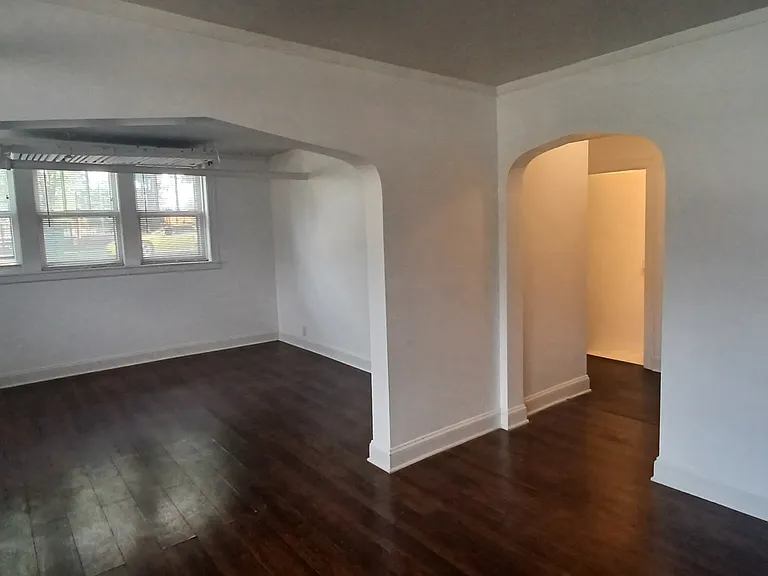 5301 W Drummond Pl — Photo 9