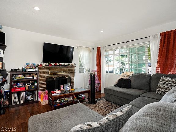 4th image of 1218 W D St