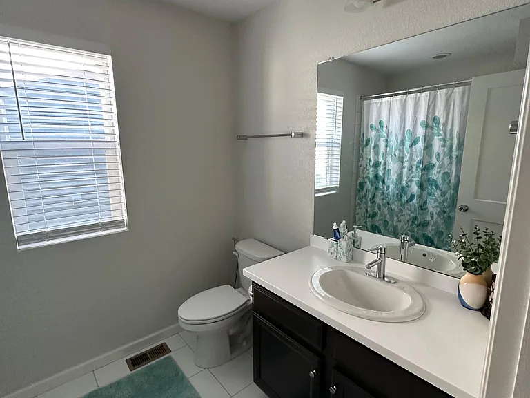 524 W 174th Pl — Photo 10