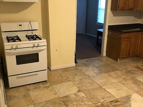 2nd image of 395 Waterman Ave APT 1