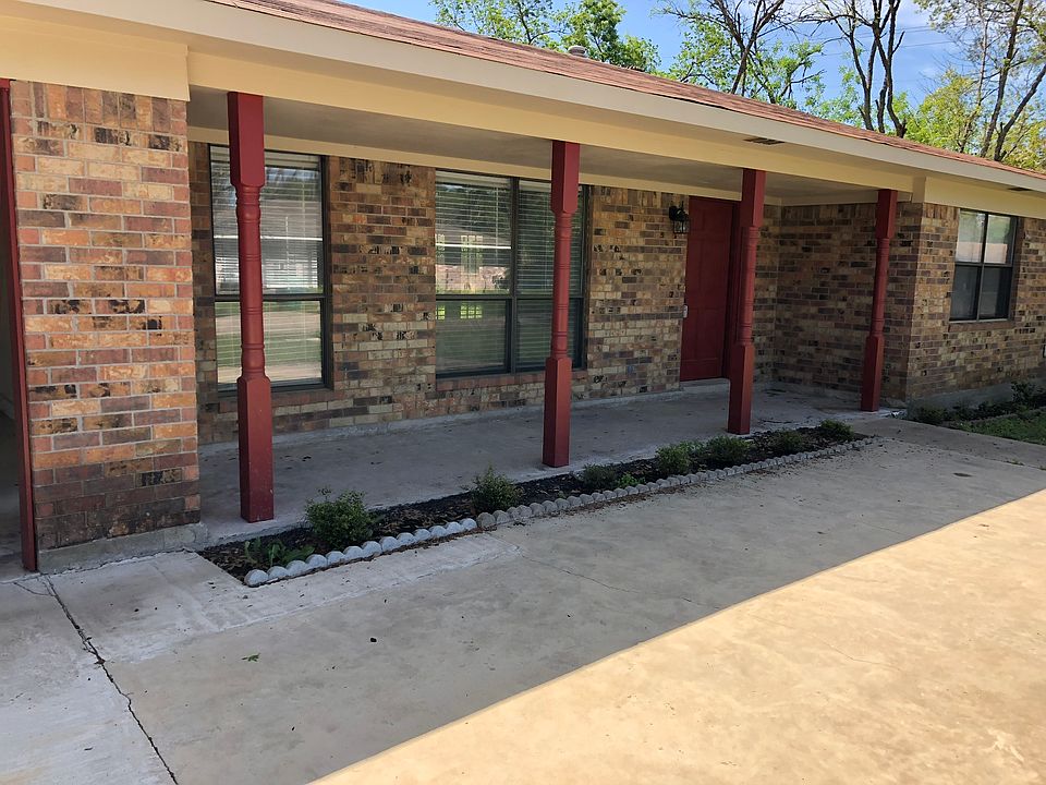1st image of 111 Meadow Ln