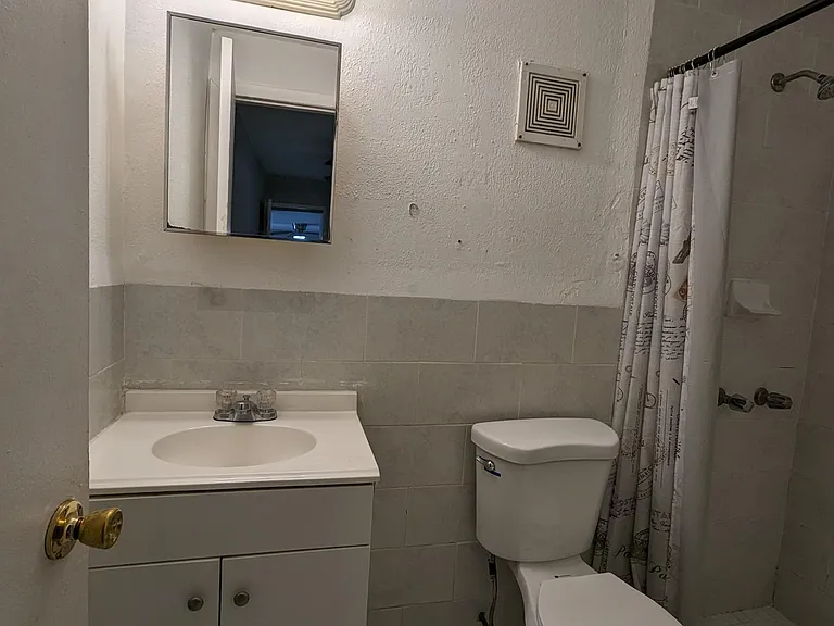 15780 NE 15th Ave — Photo 10