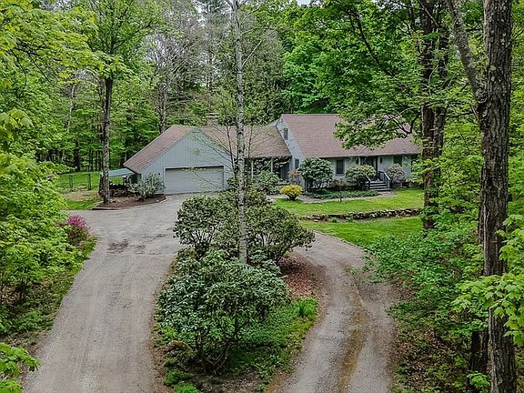 3rd image of 591 Kennedy Rd