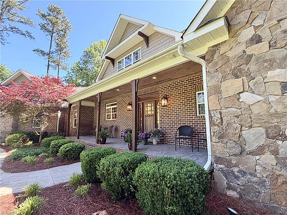 5th image of 345 Riverwalk Dr