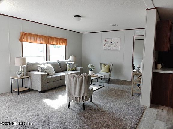 5th image of 203 PEPPERMINT Avenue