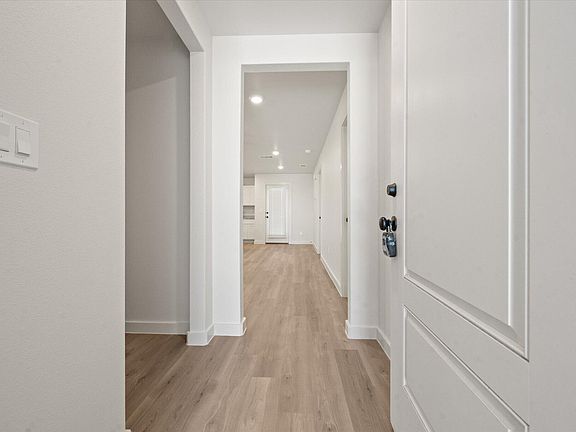 3rd image of 13814 Fremont Ave