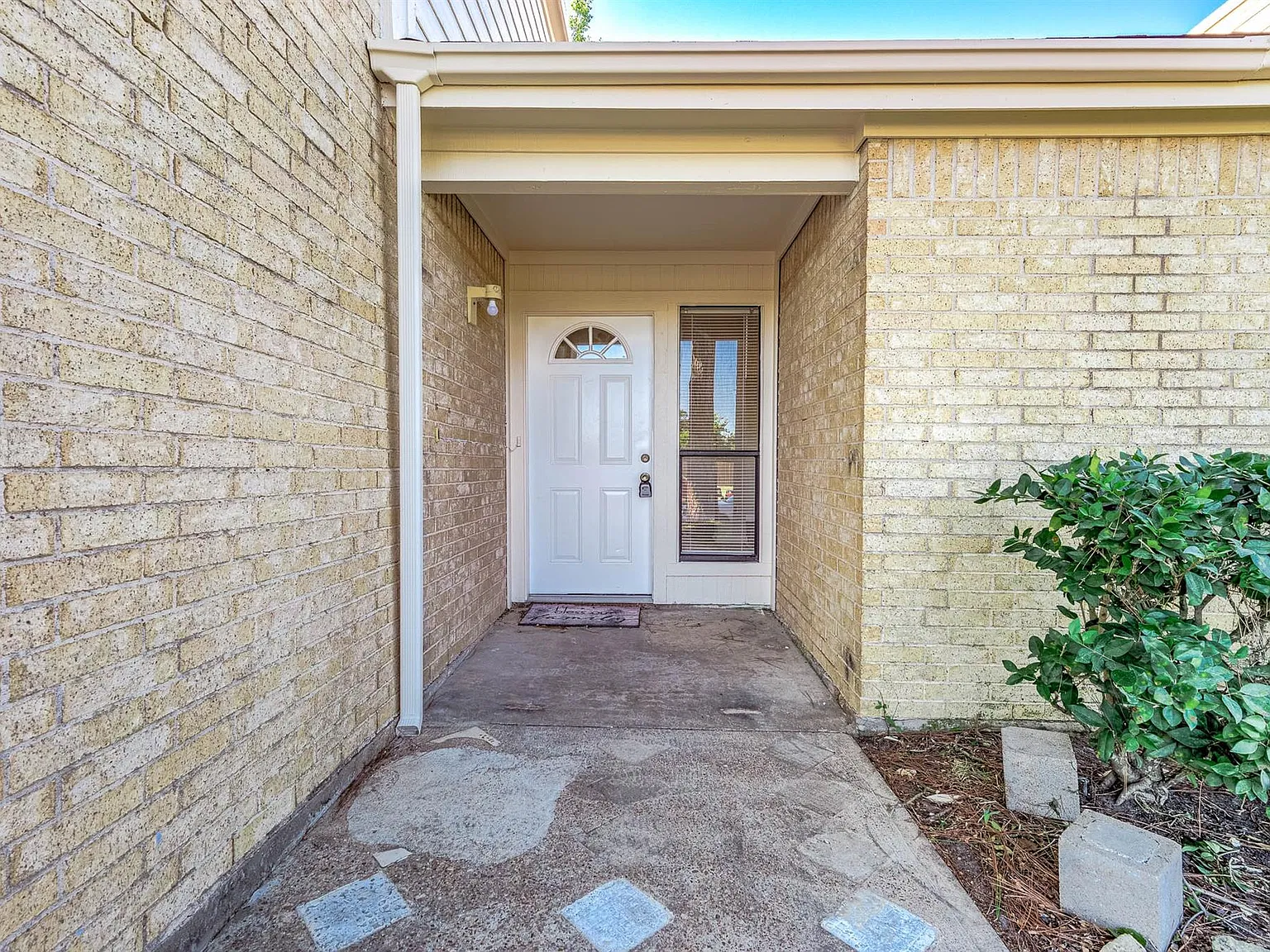 3 bed, 2.0 bath, 1660 sqft, $1,775 — Photo 4