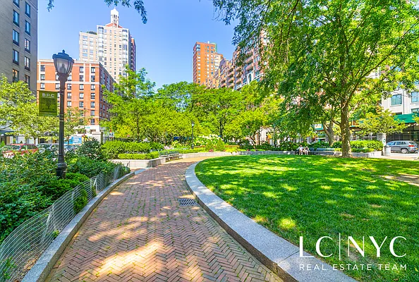 Rented by Keller Williams NYC | media 29