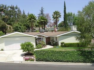 20513 Rhoda St, Woodland Hills, CA 91367