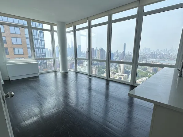 309 Gold Street image 1 of 13