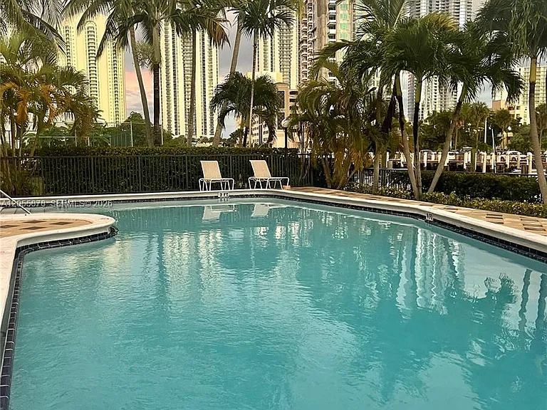 456 Poinciana Dr #1620 — Photo 38