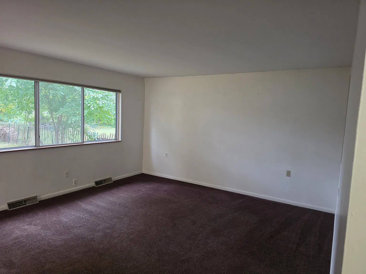 317 N Forrest St — Photo 3