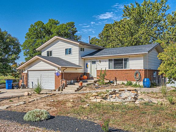 2nd image of 2401 Mountair Lane