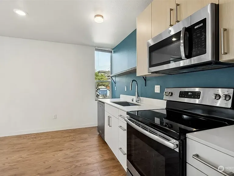 Junior Apartments — Photo 10