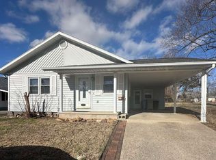 1513 W Madison St, Herrin, IL 62948