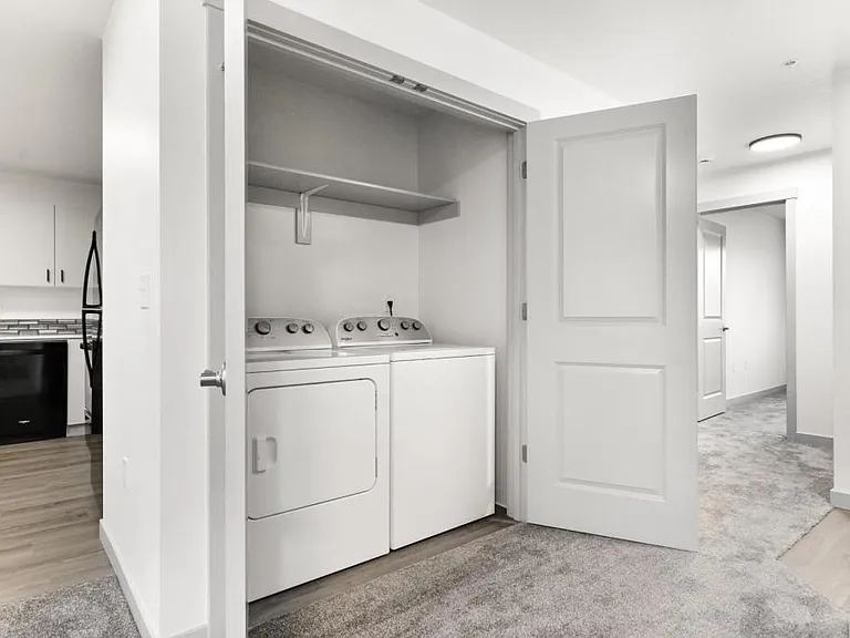 110 SW 7th St — Photo 8