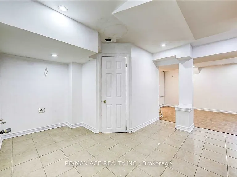 35 Pitchpine Dr — Photo 32