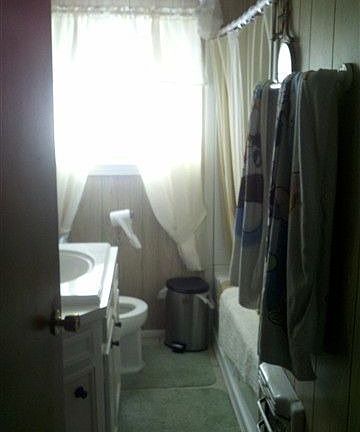 3rd image of 2831 Graves Ave