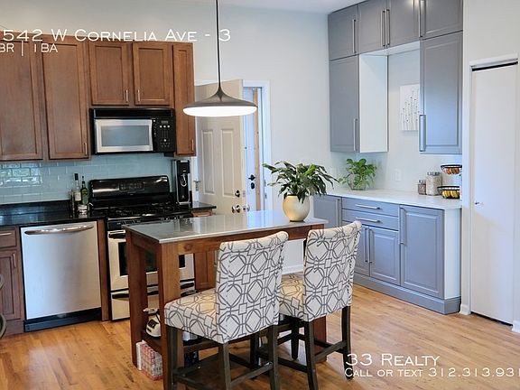 2nd image of 1542 W Cornelia Ave #3