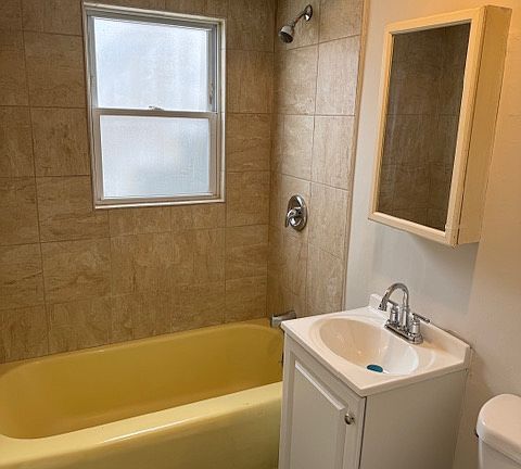 5th image of 1637 S 18th Ave Unit 3