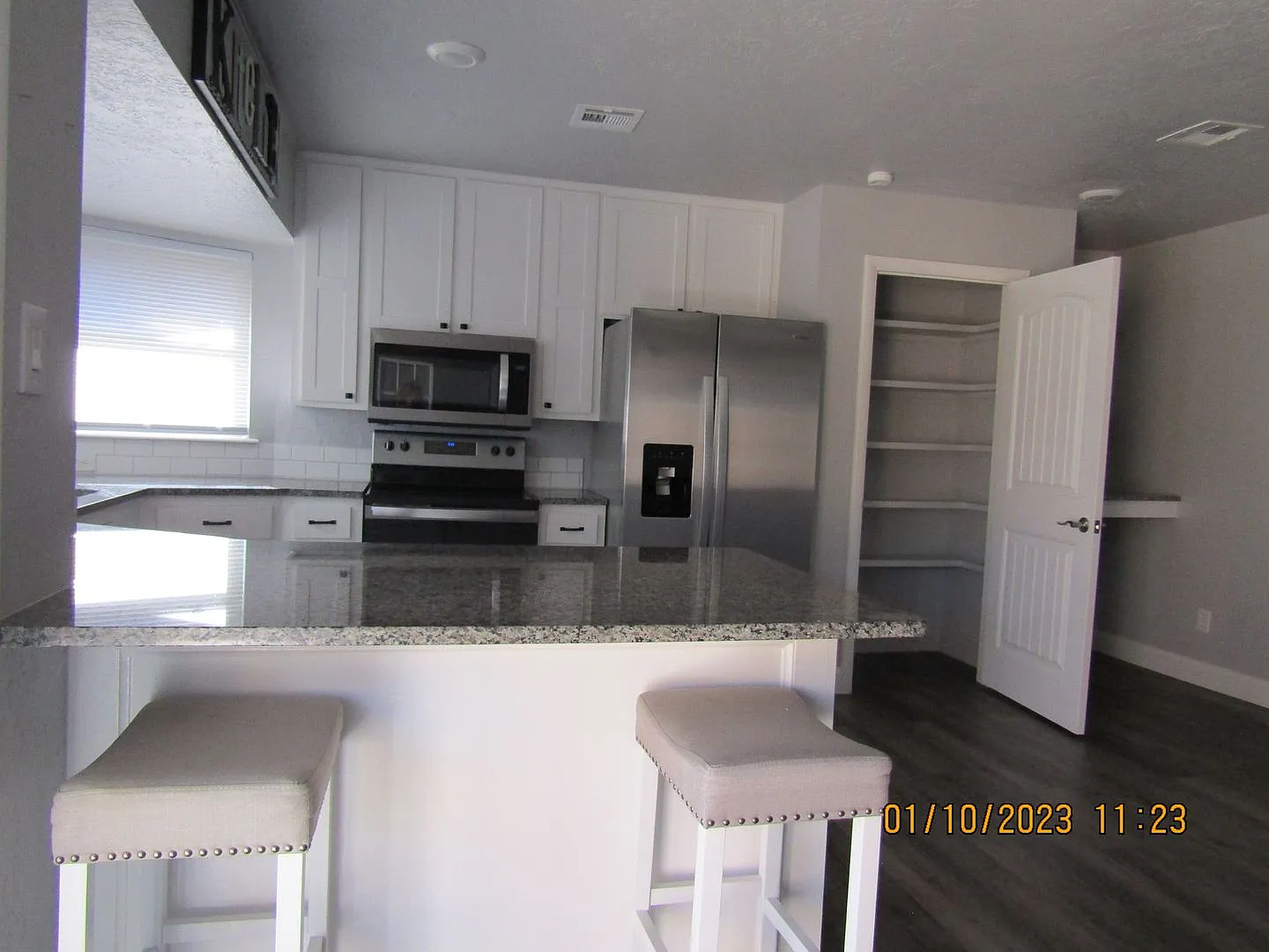 Great home located on the eastside, walking distance to MacArthur Schools. — Photo 3
