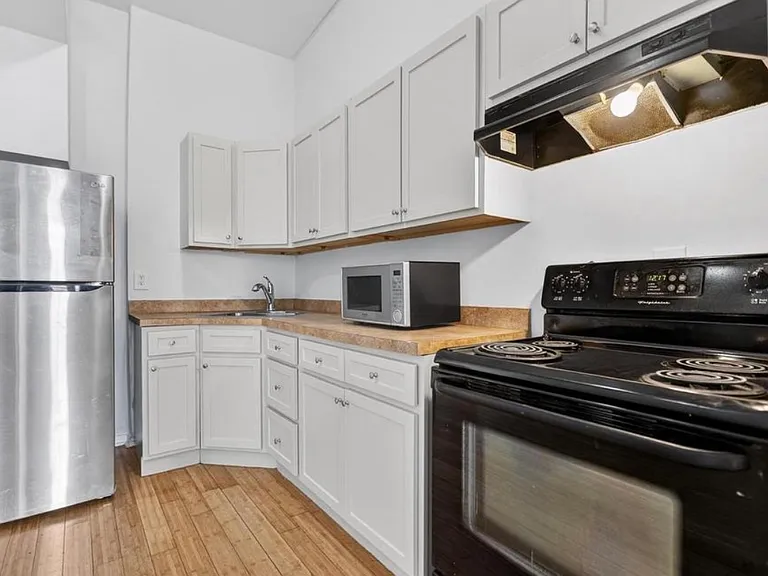 1918 W Diamond St #3 — Photo 17