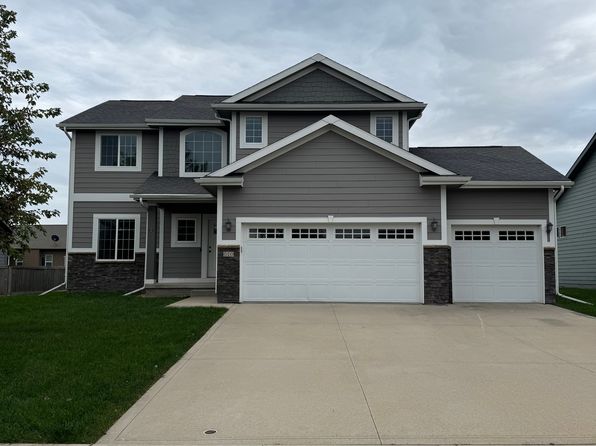 610 NE Traverse Dr