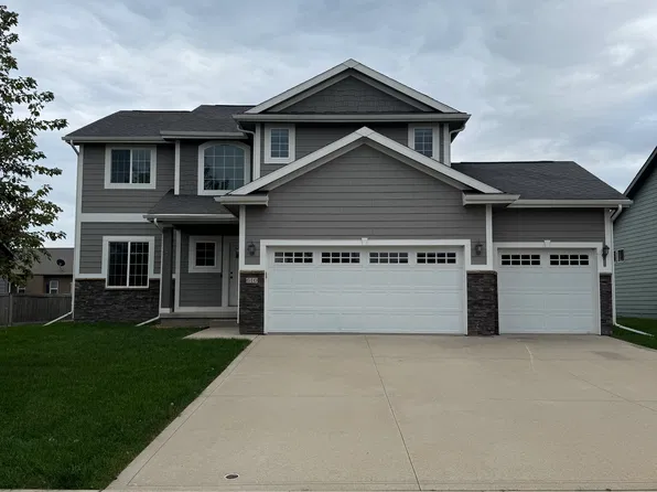 610 NE Traverse Dr, Waukee, IA 50263