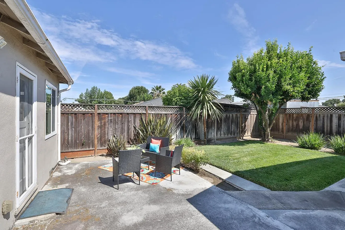 2 bed, 792 sqft, $5,000 — Photo 3