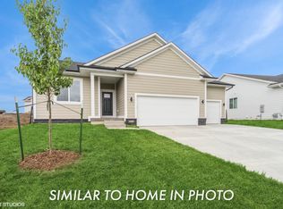 900 Walnut Dr, Norwalk, IA 50211