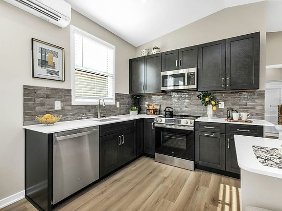 3rd image of 6165 Talon Bay Dr #127