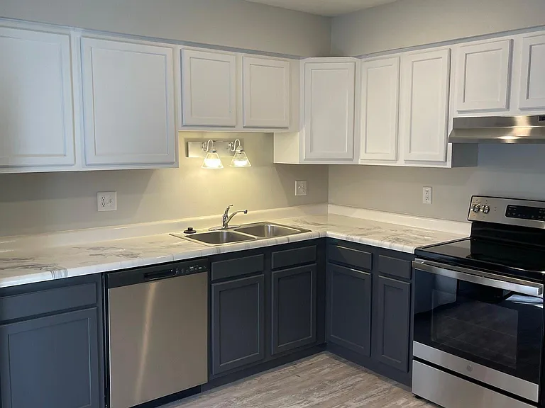443 S Johnson St #4 — Photo 2