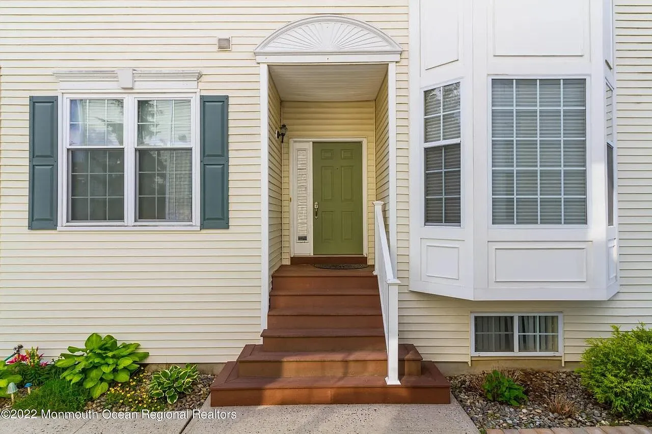 3 bed, 3.5 bath, 1967 sqft, $4,100 — Photo 2