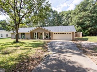 345 Bedford Dr, Hull, GA 30646