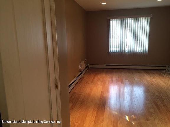 4th image of 420 Naughton Ave
