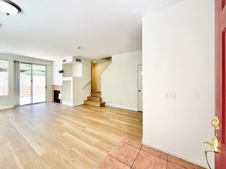 1209 Madrigal Ct — Photo 7