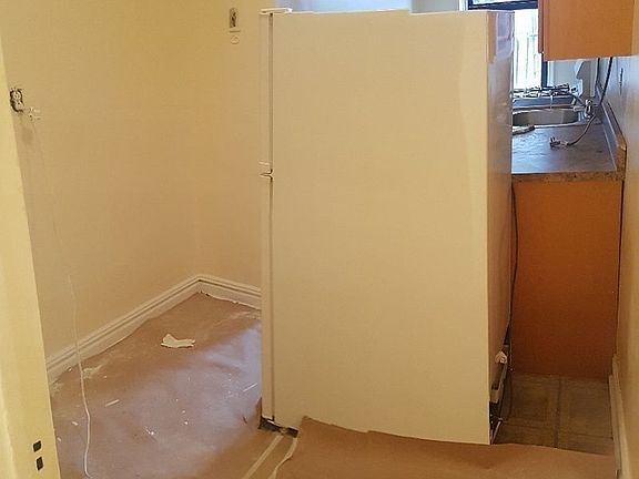 4th image of 45 Tennis Ct APT F6