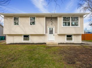 3254 W 74th Ct, Merrillville, IN 46410