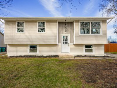 3254 W 74th Ct, Merrillville, IN, 46410