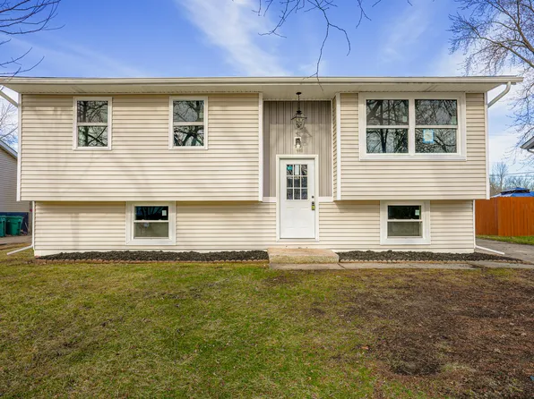 3254 W 74th Ct, Merrillville, IN 46410