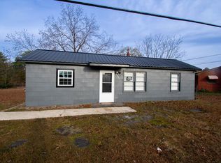 401 Eva Cir, Spring Lake, NC 28390