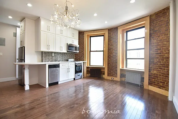 Rented by Bohemia Realty Group | media 9