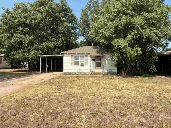 611 7th St, Woodward, OK 73801