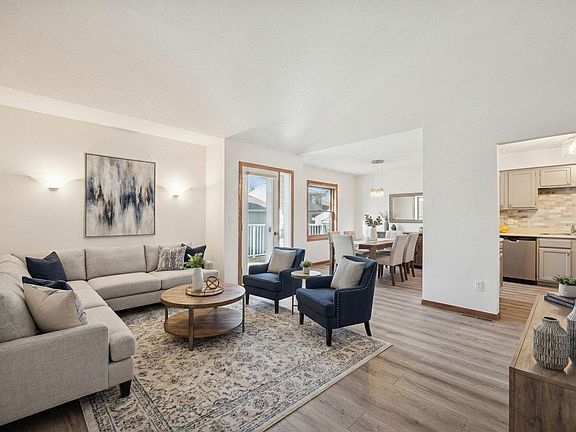 3rd image of 4143 Meadowlark Point