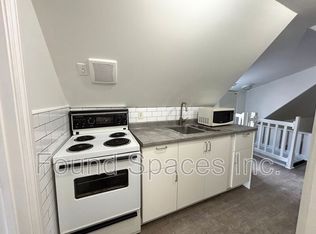 482 King William St #3, Hamilton, ON L8L 1R3