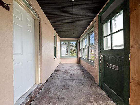 5th image of 6818 Magnolia Ave