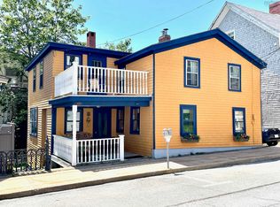 134 Pelham St, Lunenburg, NS B0J2C0