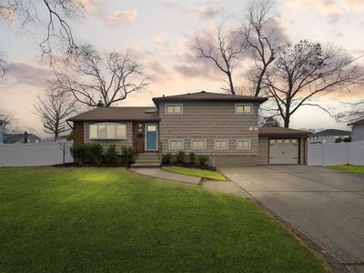 521 Benjamin Road, North Babylon, NY, 11703