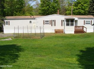 104 Spruce St, Greentown, PA 18426