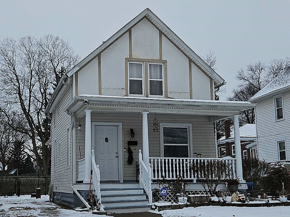 2nd image of 224 E Lorain St